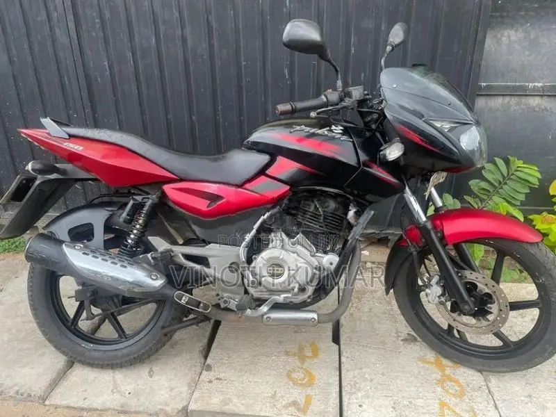 Bajaj Pulsar 150 2016