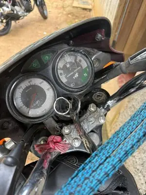 TVS Victor 2003