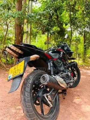 Bajaj Pulsar 180 2011