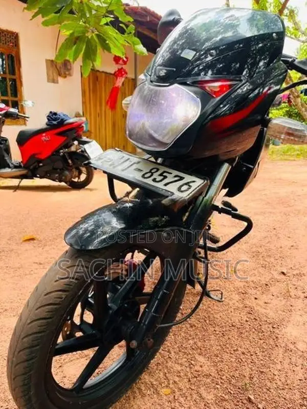 Bajaj Pulsar 180 2011