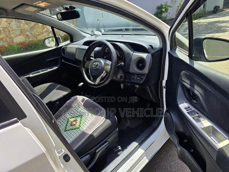 Toyota Vitz F Grade 2016