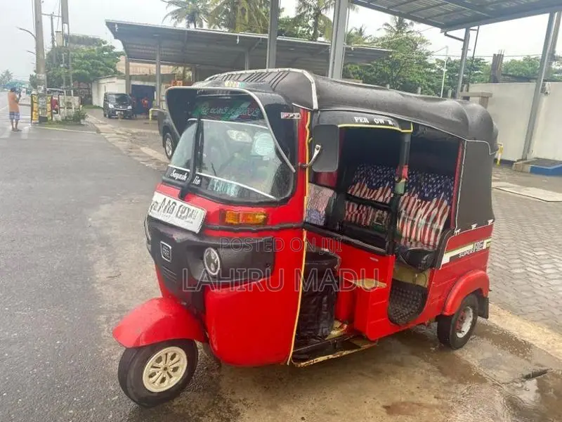 Bajaj RE 4 Stroke 2015