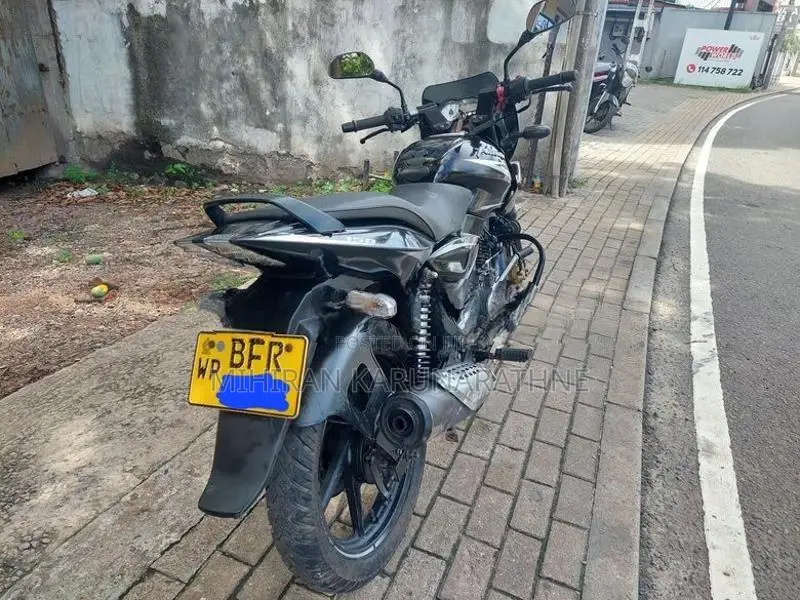 Bajaj Pulsar 150 2017