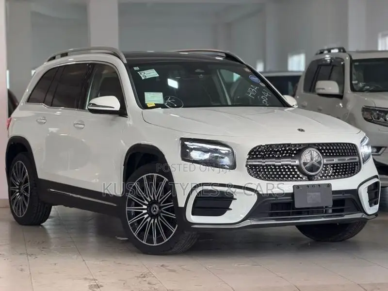 Mercedes Benz GLB Premium Plus AMG 2025