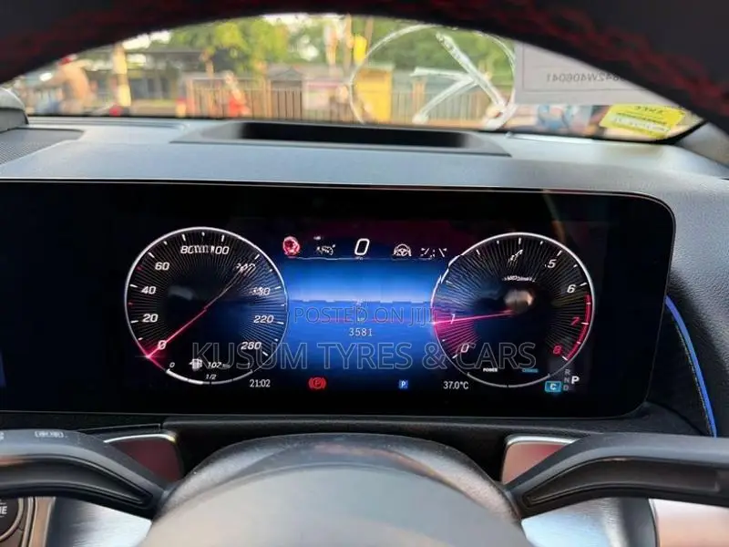 Mercedes Benz GLB Premium Plus AMG 2025