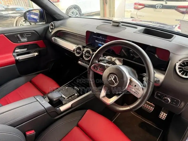 Mercedes Benz GLB Premium Plus AMG 2024