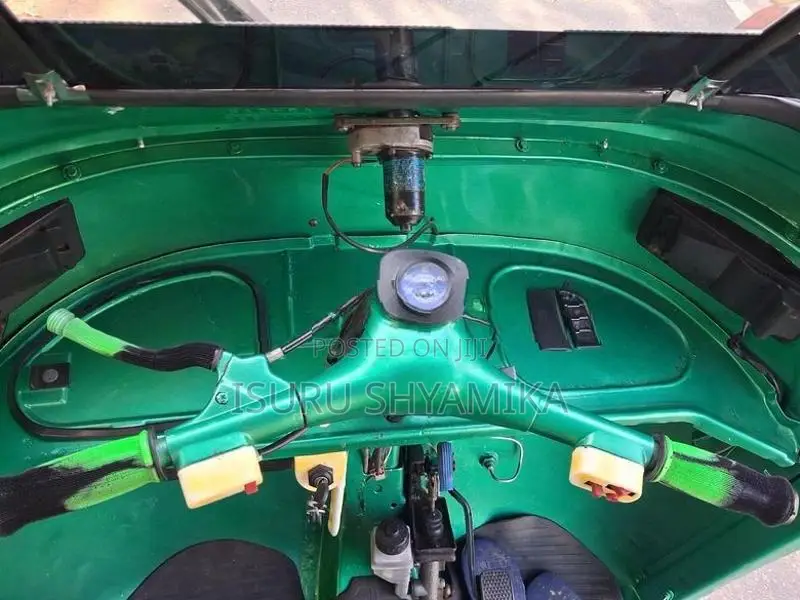 Bajaj RE 2 stroke 2004
