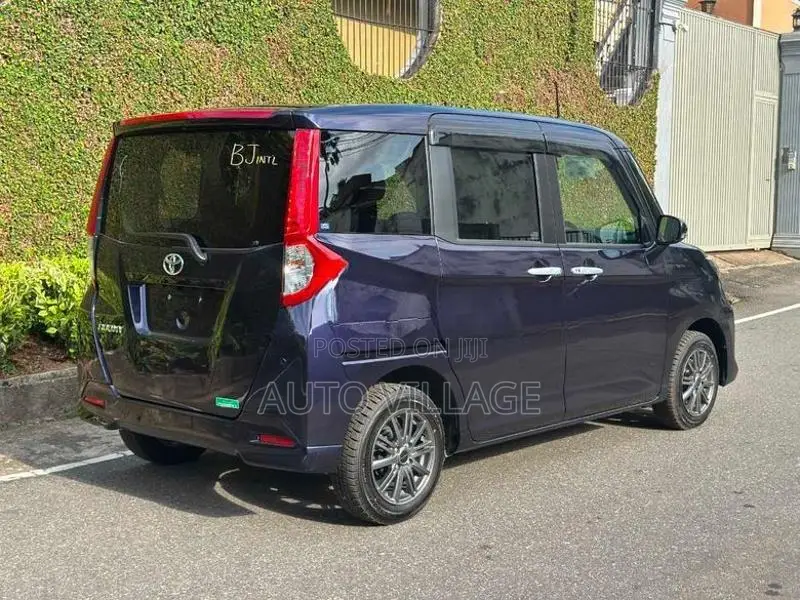 Toyota Roomy Custom GT Turbo 2025