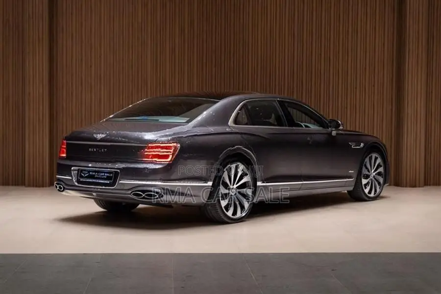 Bentley Flying Spur Azure 2024