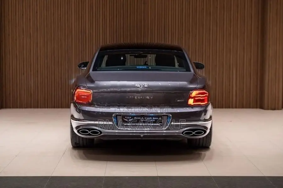Bentley Flying Spur Azure 2024