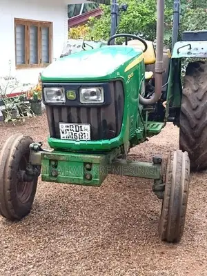 John Deere 5047 2013