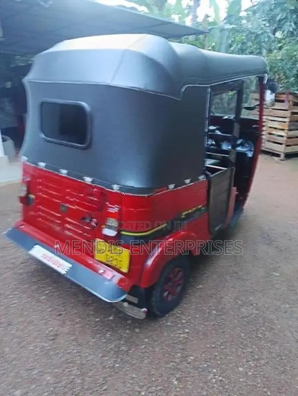 Bajaj RE 2014