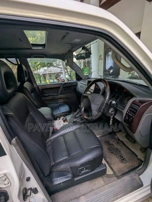 Mitsubishi Pajero 2001