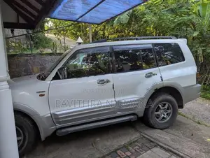 Mitsubishi Pajero 2001