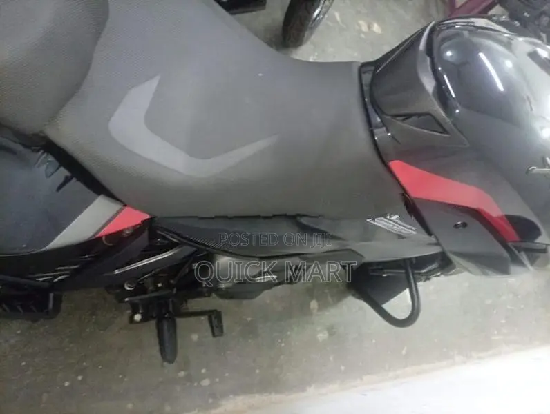 Bajaj Pulsar NS200 2026