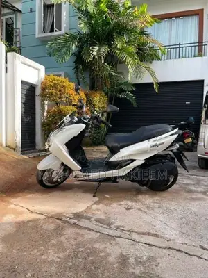 Yamaha Majesty 2015