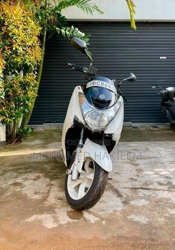 Yamaha Majesty 2015