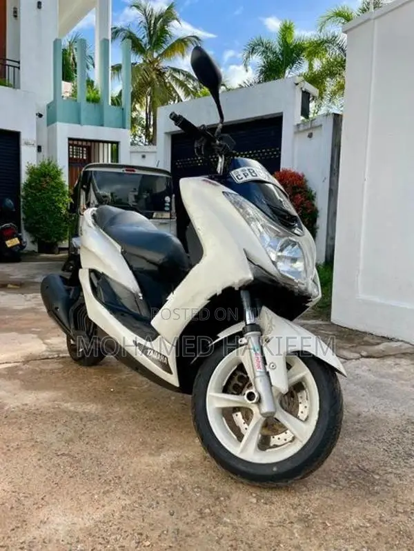 Yamaha Majesty 2015