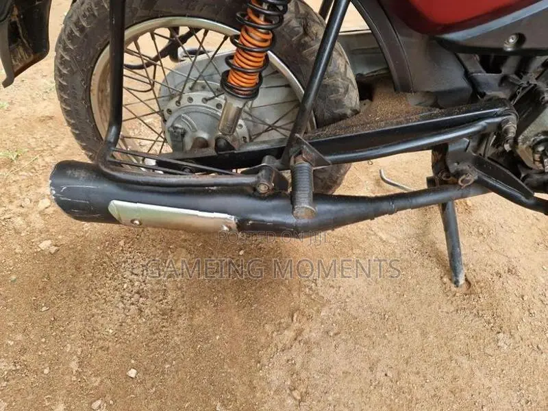 Bajaj Boxer 2013