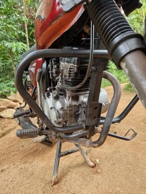 Bajaj Boxer 2013