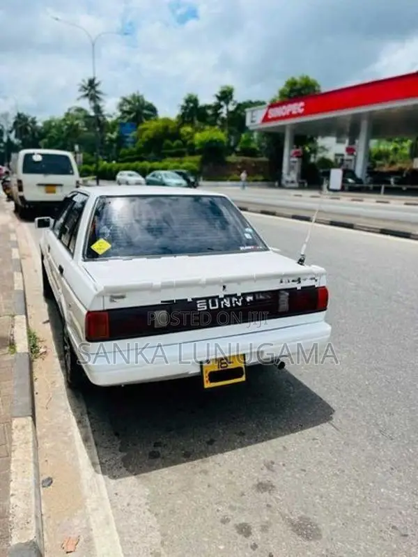 Nissan Sunny Ex Saloon 1989