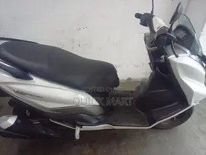 Suzuki Burgman 2019