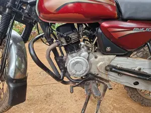 Bajaj Boxer 2013