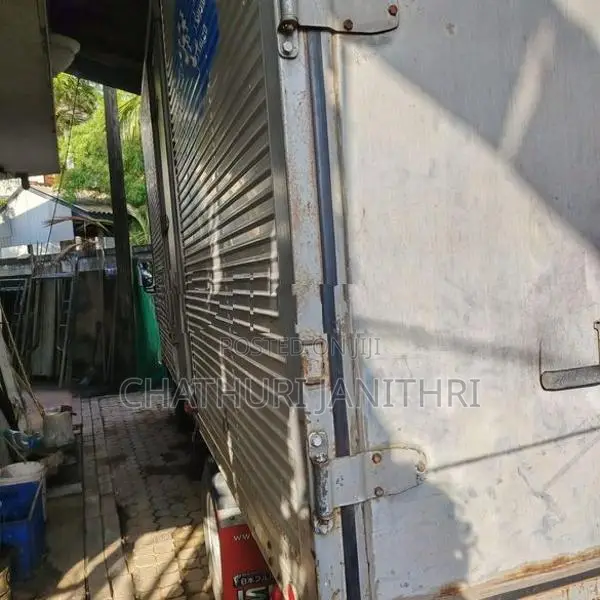 Isuzu 350 2003
