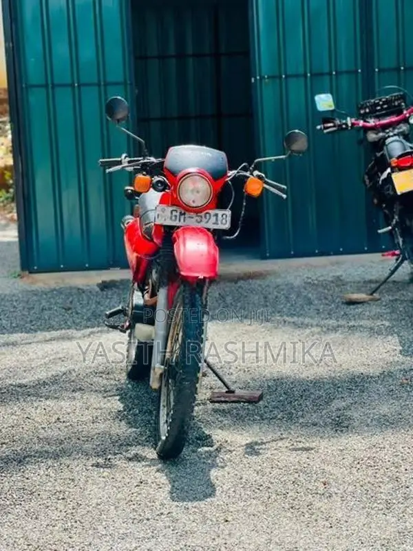Honda XLR 2000