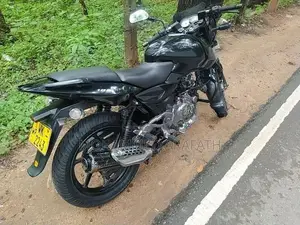 Bajaj Pulsar 180 2011