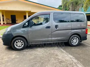 Nissan NV200 2012