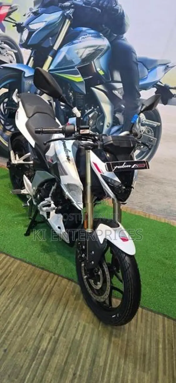 Bajaj Pulsar N160 Premium 2026