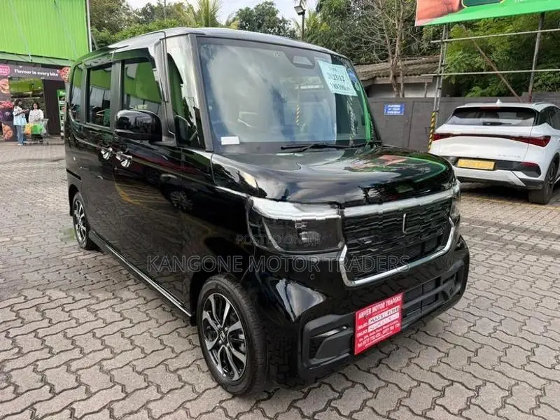 Honda N-Box Ciustom 2024