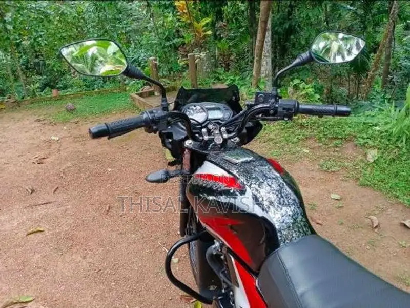 Bajaj Discover 125 2025
