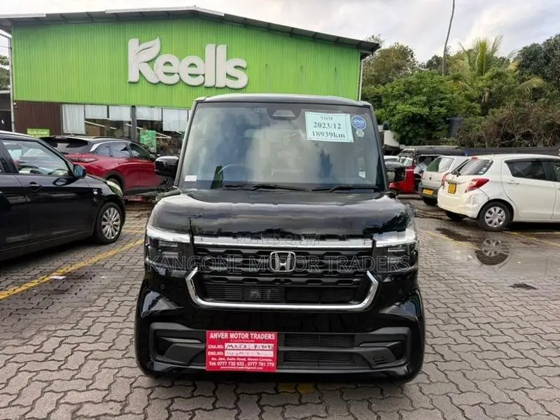 Honda N-Box Ciustom 2024