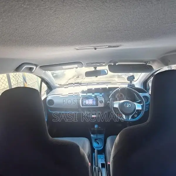 Toyota Vitz 2015