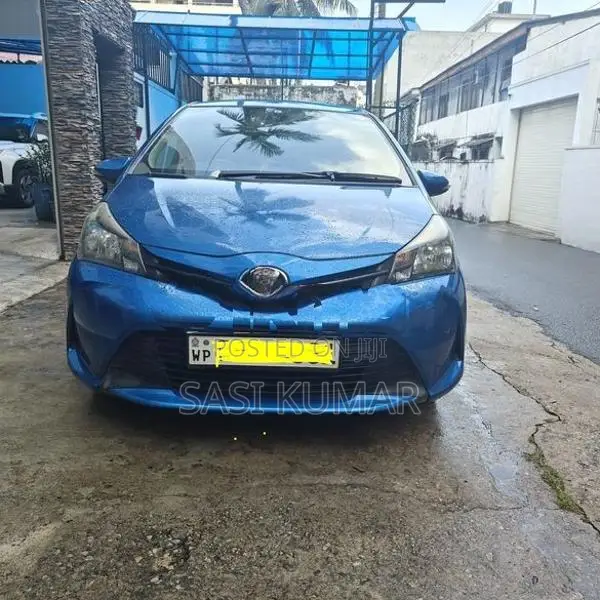 Toyota Vitz 2015