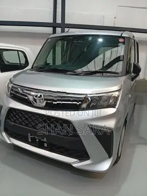Toyota Roomy x 2023