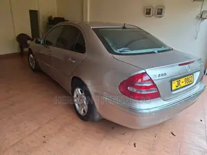 Mercedes Benz E200 2004