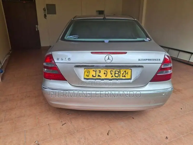 Mercedes Benz E200 2004