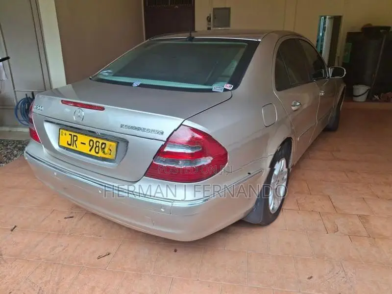 Mercedes Benz E200 2004