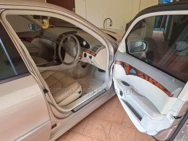 Mercedes Benz E200 2004