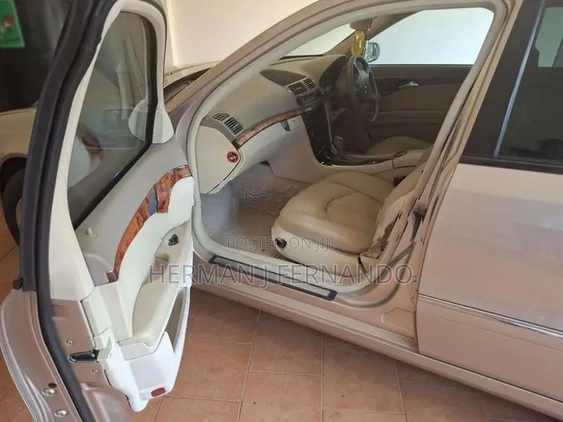 Mercedes Benz E200 2004