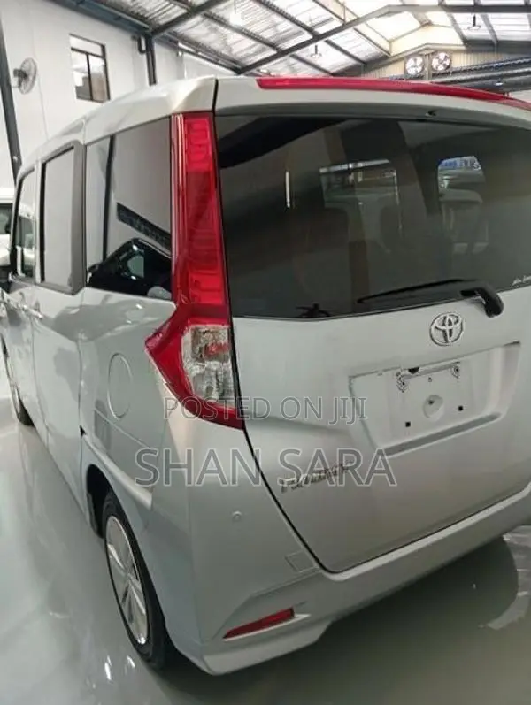 Toyota Roomy x 2023