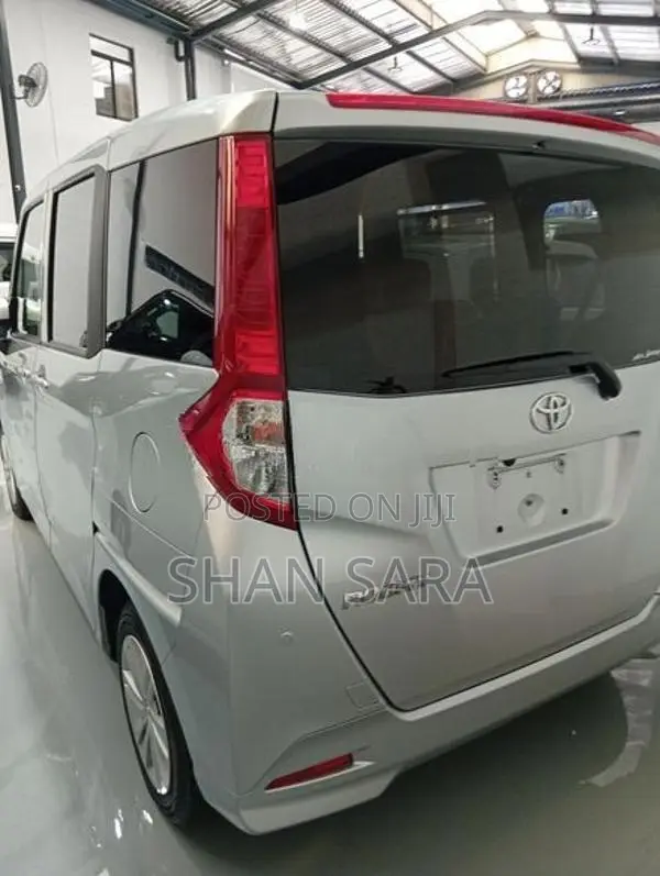 Toyota Roomy x 2023