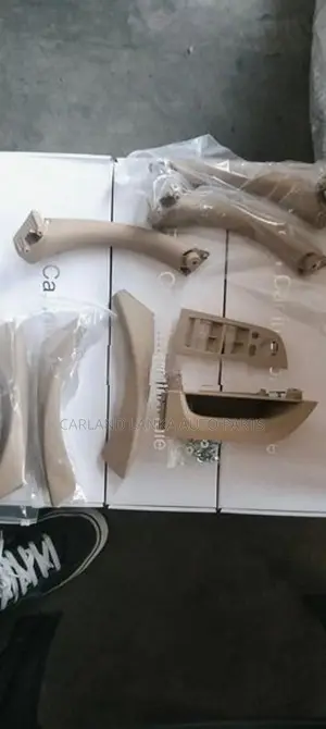BMW E90 320i Grab Handle Set Brandnew