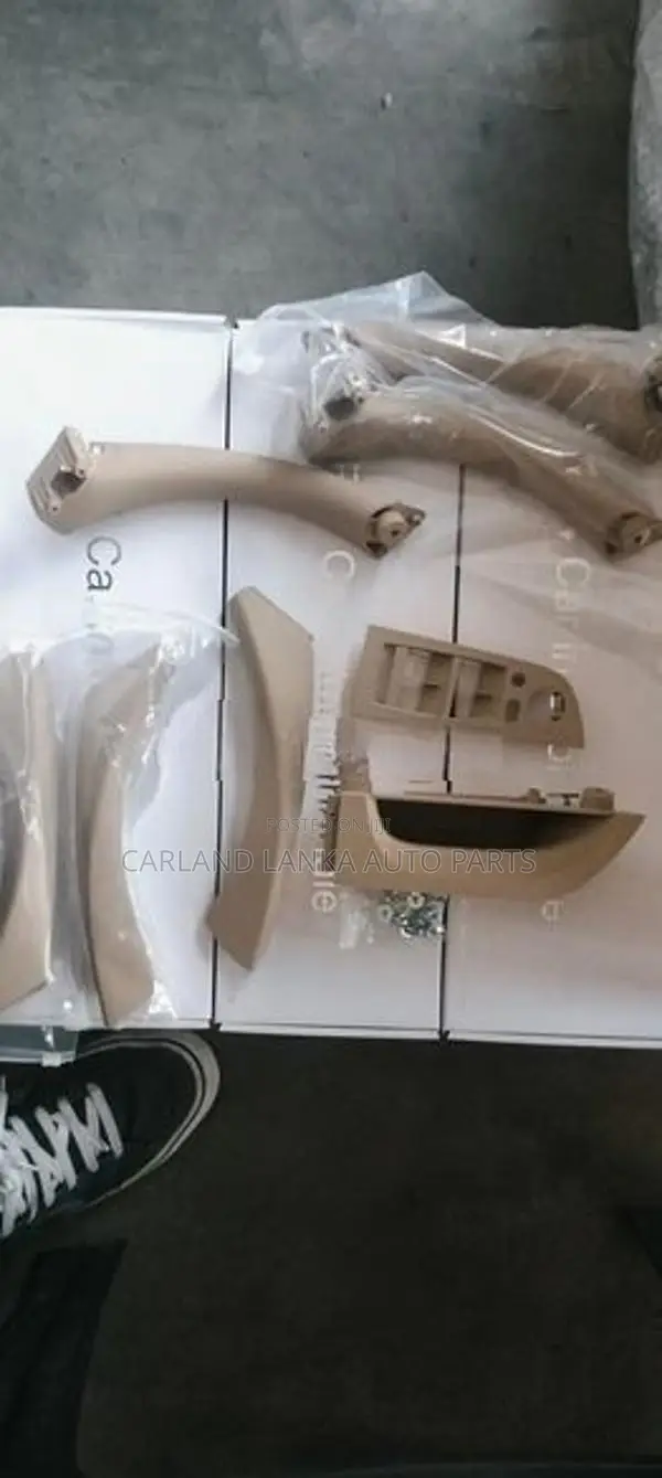 BMW E90 320i Grab Handle Set Brandnew
