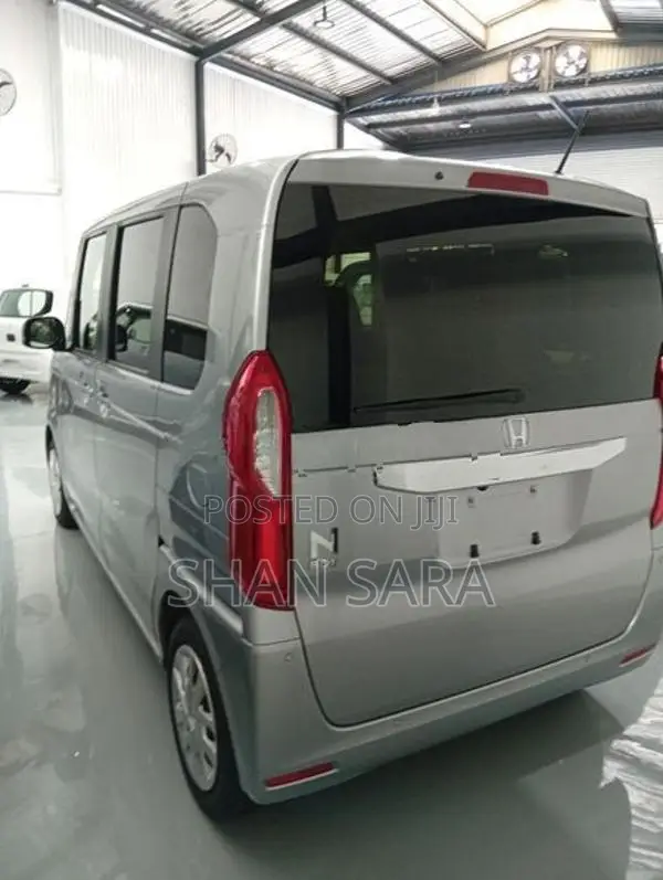 Honda N-Box G 2024