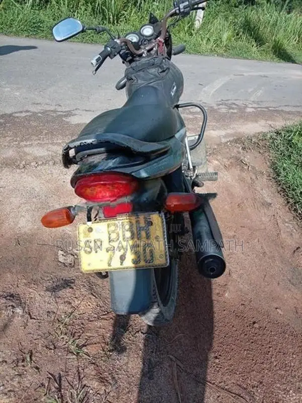 Bajaj Platina 100 2015