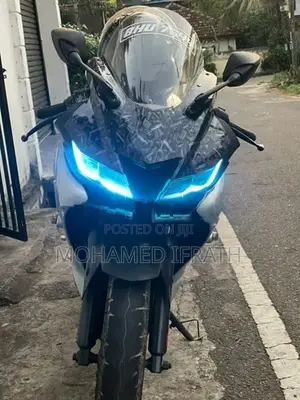 Yamaha R15 V3 Sports 2019